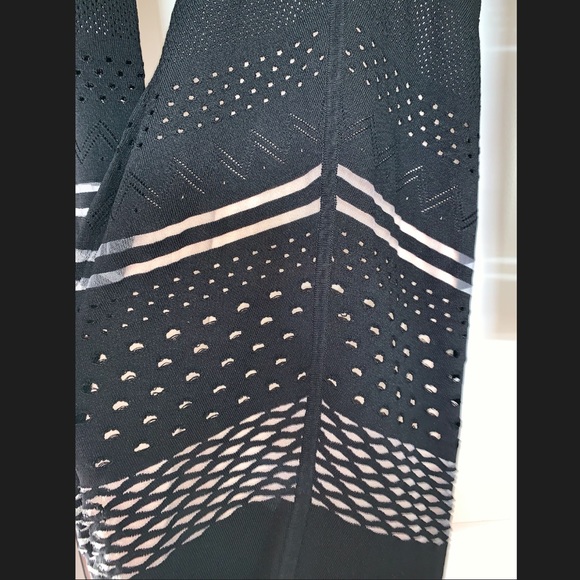 **SOLD**Bailey 44 Crepe Laser Cut Dress XS - Picture 4 of 8